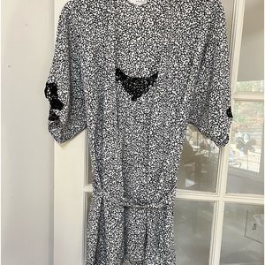 Josie Natori Sz S night gown and robe